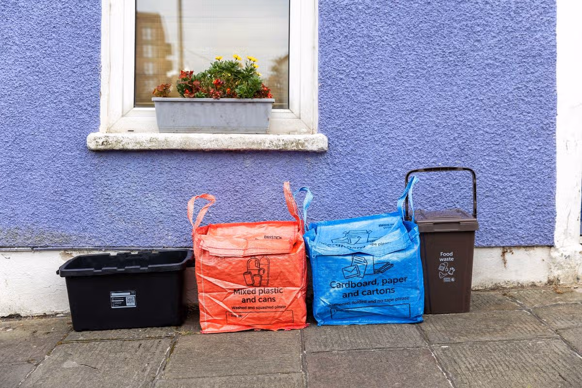 Bristol Waste is replacing plastic boxes for cans and bottle recycling with red bags