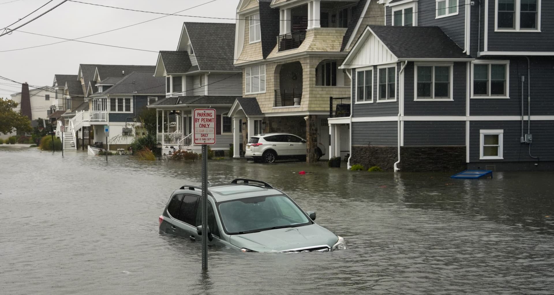 Powerful nor'easter causes flooding and knocks out power