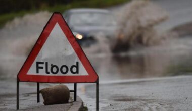 Flood alert issued for Essex coast as high tides expected