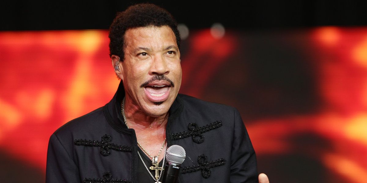 Lionel Richie rushed to intensive care unit after singer fell 'dizzy' on stage