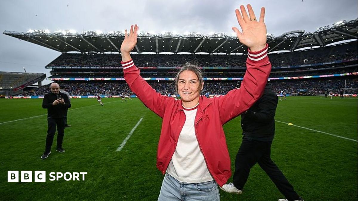 Katie Taylor acknowledges the crowd at Croke Park