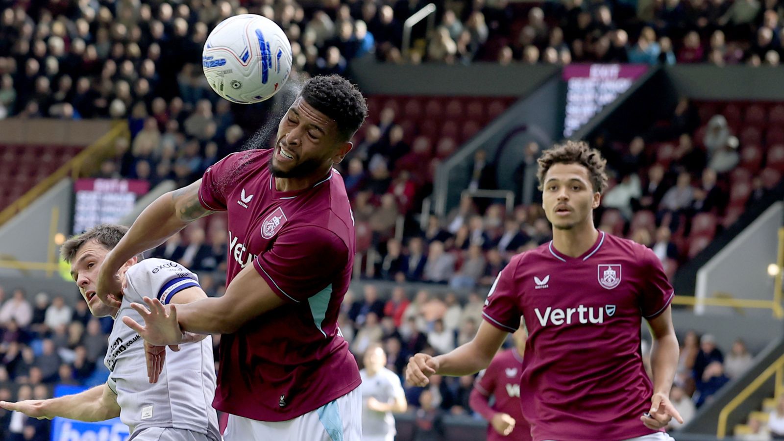 Burnley 1-2 Bristol City: Rob Dickie and Yu Hirakawa score in comeback win for Robins | Football News