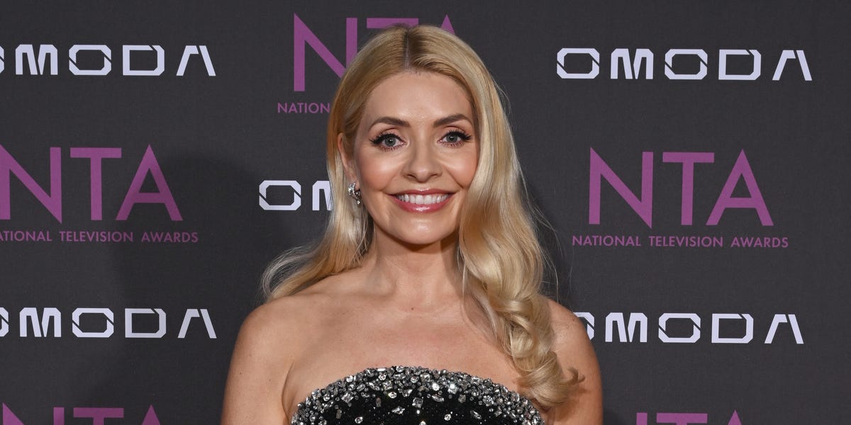 Holly Willoughby makes surprise return to NTAs for very emotional win