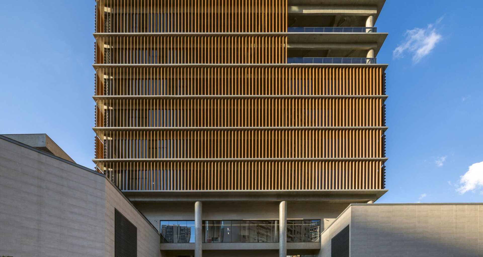 Bernoulli College Vale do Sereno / BCMF Arquitetos