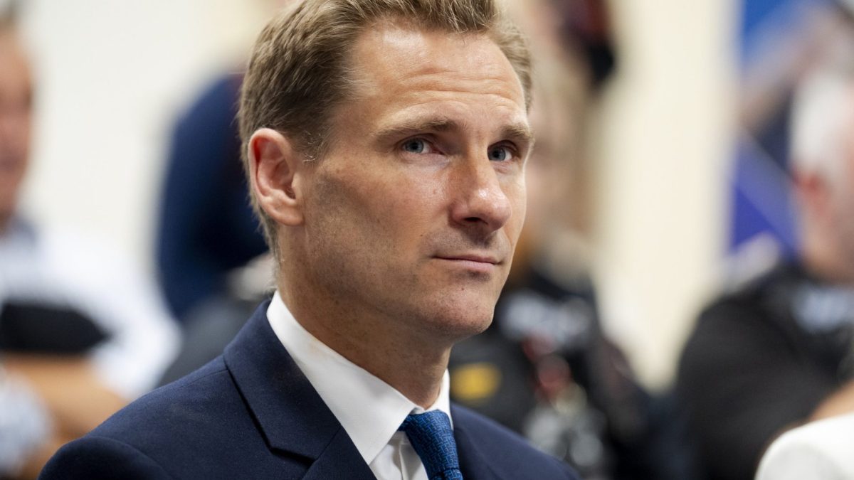 Shadow home secretary Chris Philp during a briefing with Surrey Police ahead of a raid for Class-A drugs at a property in Cranleigh, Surrey. Picture date: Tuesday August 4, 2026. PA Photo. Photo credit should read: Jordan Pettitt/PA Wire