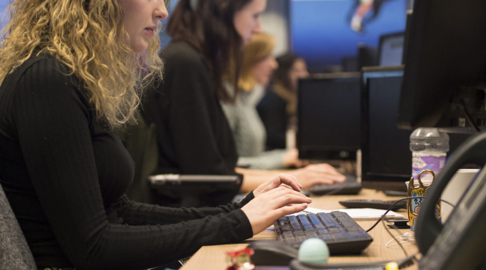 Welsh firms cut jobs as business confidence falls to 10-month low