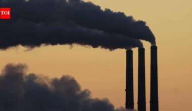 The US had just two 500-foot smokestacks in 1970 and more than 180 by 1985 to dilute local pollution; the taller stacks sent emissions farther downwind and helped spread acid rain