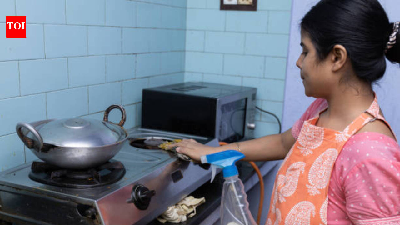 Gurugram man says his house help earns ₹60,000 a month, pays ₹10k rent and still saves: Her money habits give him a 'reality check' |