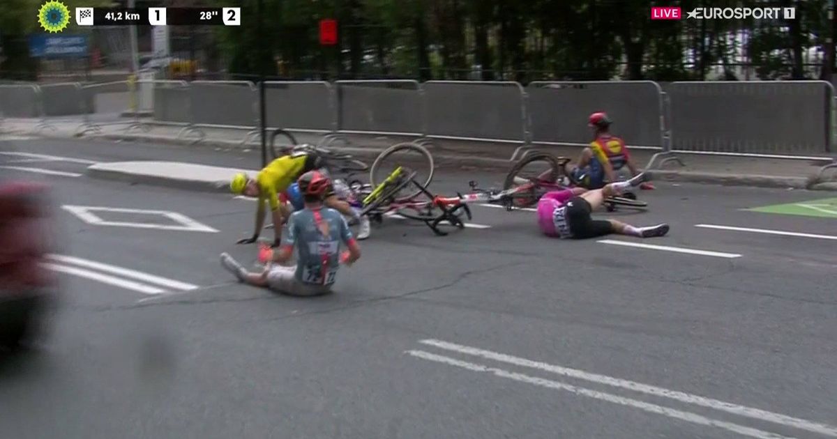 Arensman and Lemmen Assess Damage After a Crash at 62 km/h