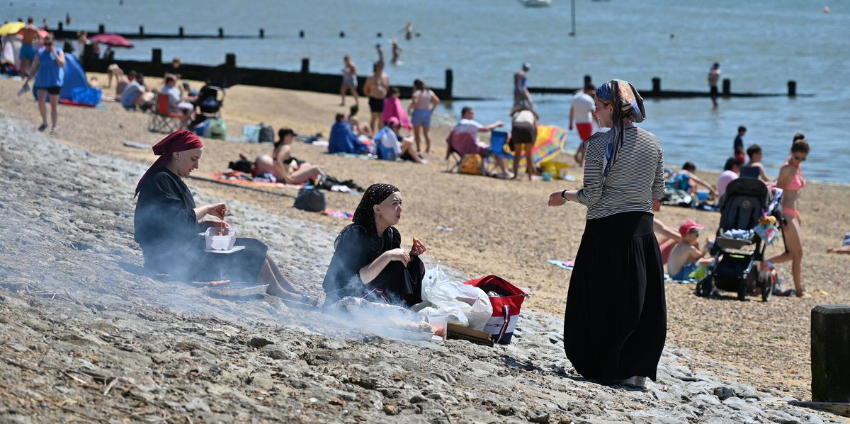 Cornwall news: Barbecues face ban on hundreds of British beaches 'because they make the sand hot'