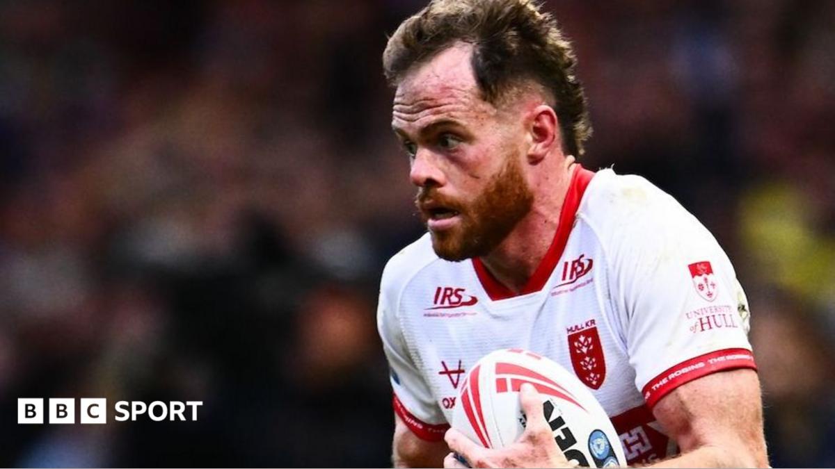 Joe Burgess in action for Hull KR against Warrington Wolves in the Super League play-offs