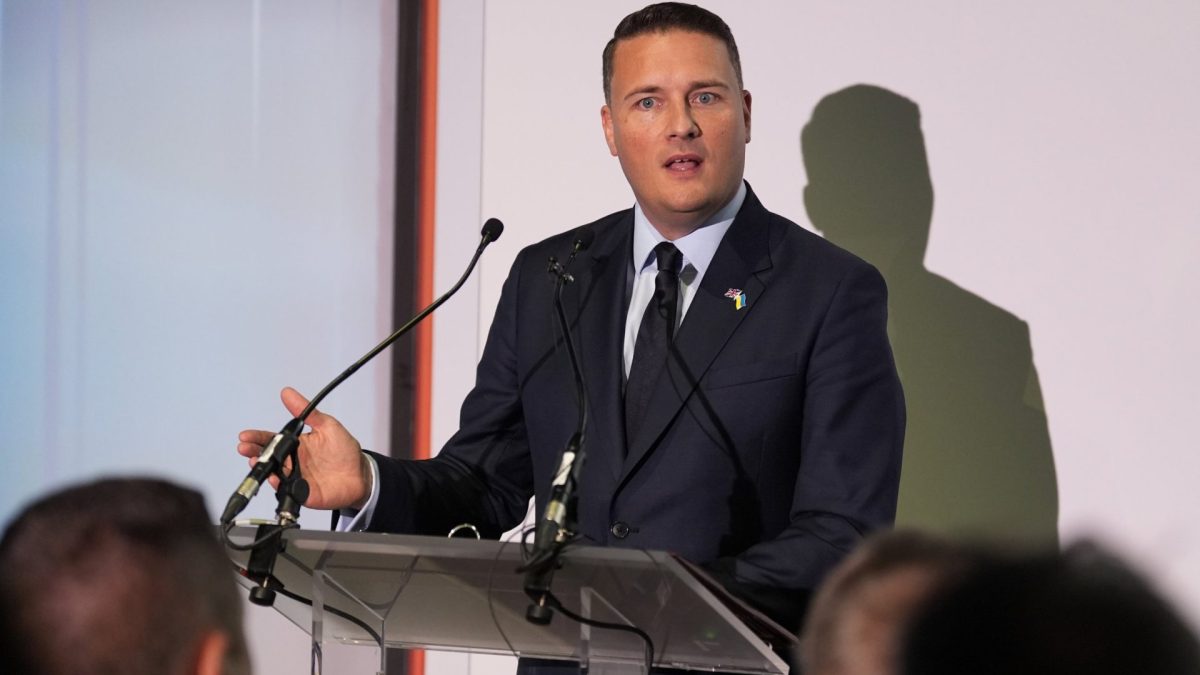 Defence Secretary Wes Streeting at the unveiling of UK's first uncrewed autonomous Collaborative Combat Aircraft (CCA) named Brontanax at the BAE Systems stand at the Farnborough International Airshow in Hampshire. Picture date: Wednesday July 22, 2026. PA Photo. Around 1,400 exhibitors from more than 40 countries will be exhibiting at Farnborough, which is an opportunity for innovators in aerospace and defence industries to showcase their advancements. Photo credit should read: Andrew Matthews/PA Wire