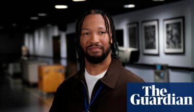Saturday Night Live: Jalen Brunson makes for stiff host in underwhelming season premiere | Saturday Night Live
