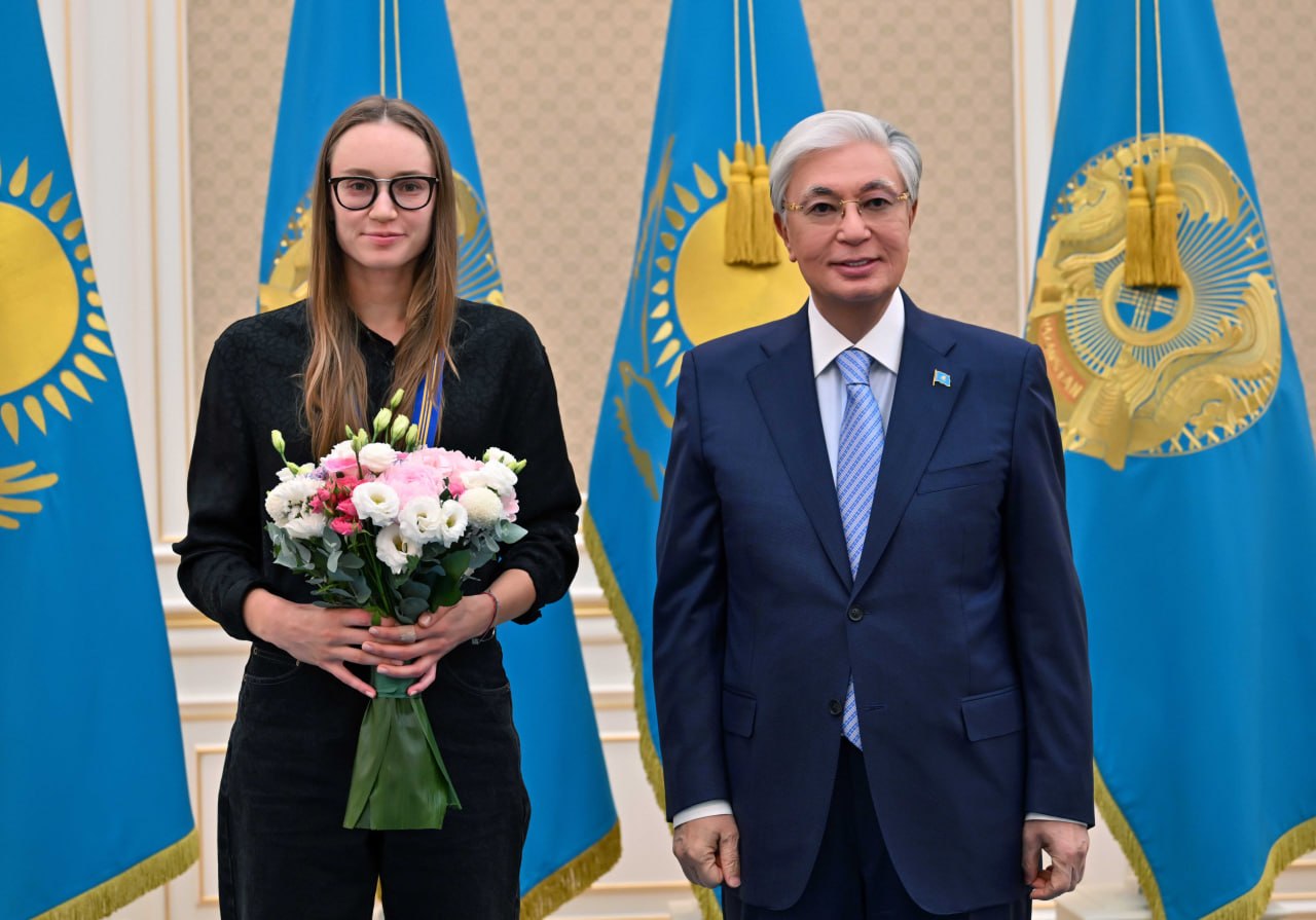 Kazakh President Honors Rybakina for Historic Tennis Achievements