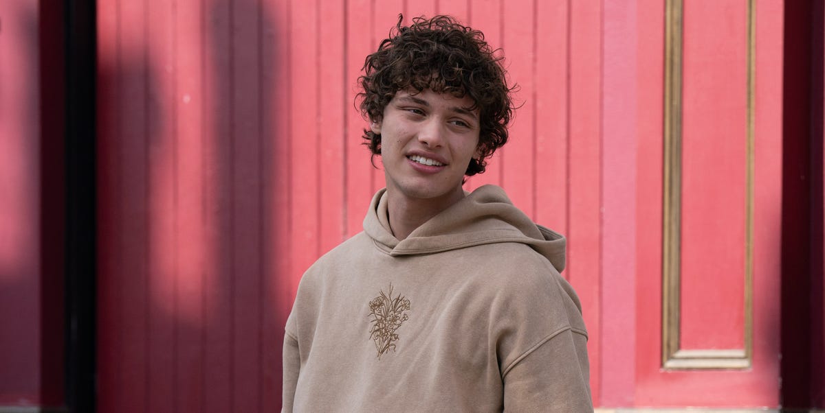 EastEnders star Bobby Brazier reunites with family after quitting UK