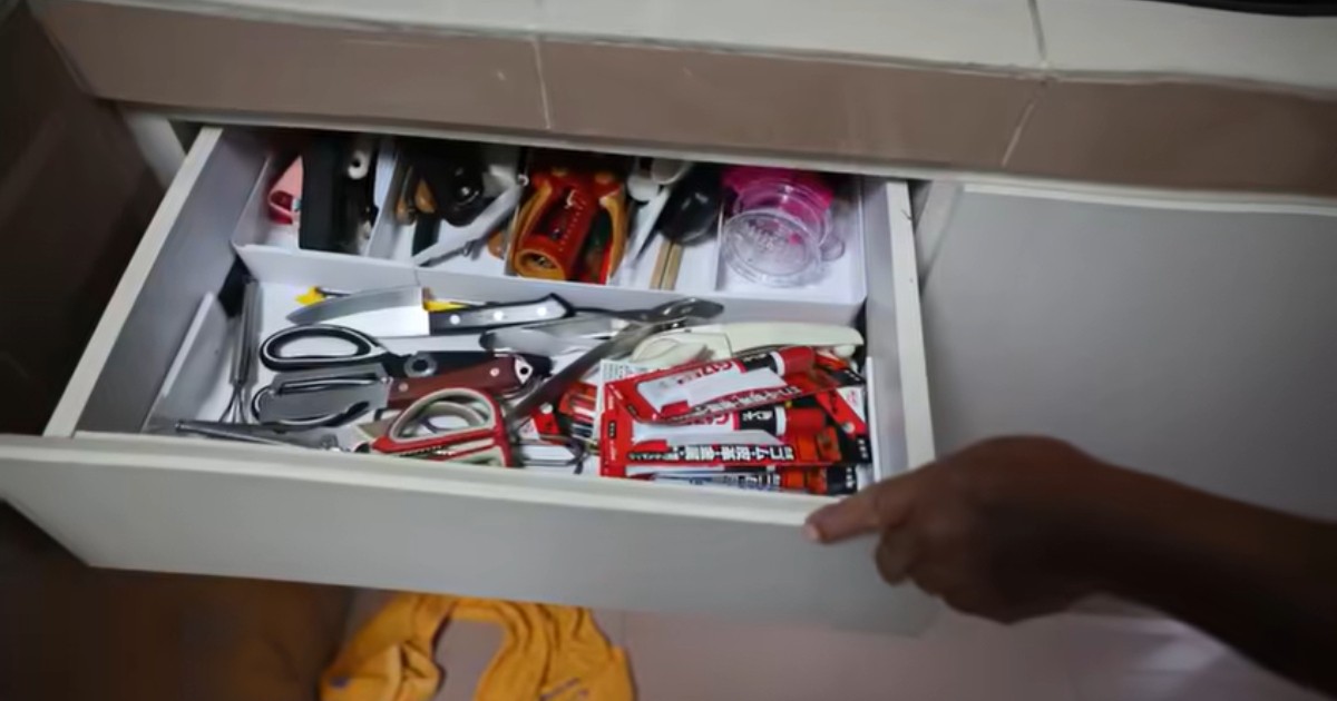 'Die together': Man, 68, charges at elder brother with 2 knives in inheritance dispute, Singapore News