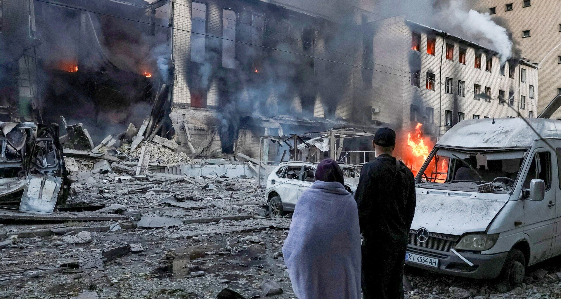 Russian strikes on Ukraine’s Kyiv kill at least two people | Russia-Ukraine war News