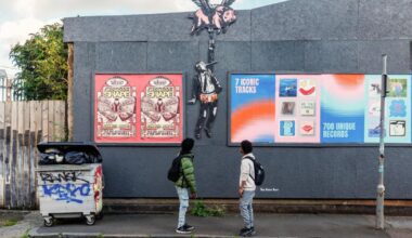 'Scottish Banksy' unveils Nigel Farage mural in Glasgow