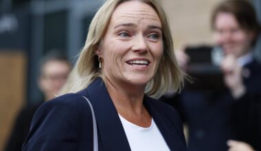 Sandie Peggie sues RCN as tribunal hears sick pay due to end