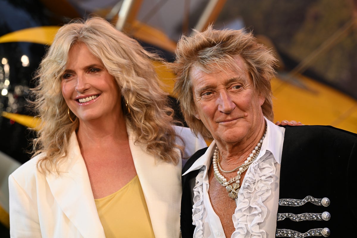 Penny Lancaster provides update on husband Rod Stewart after heart operation