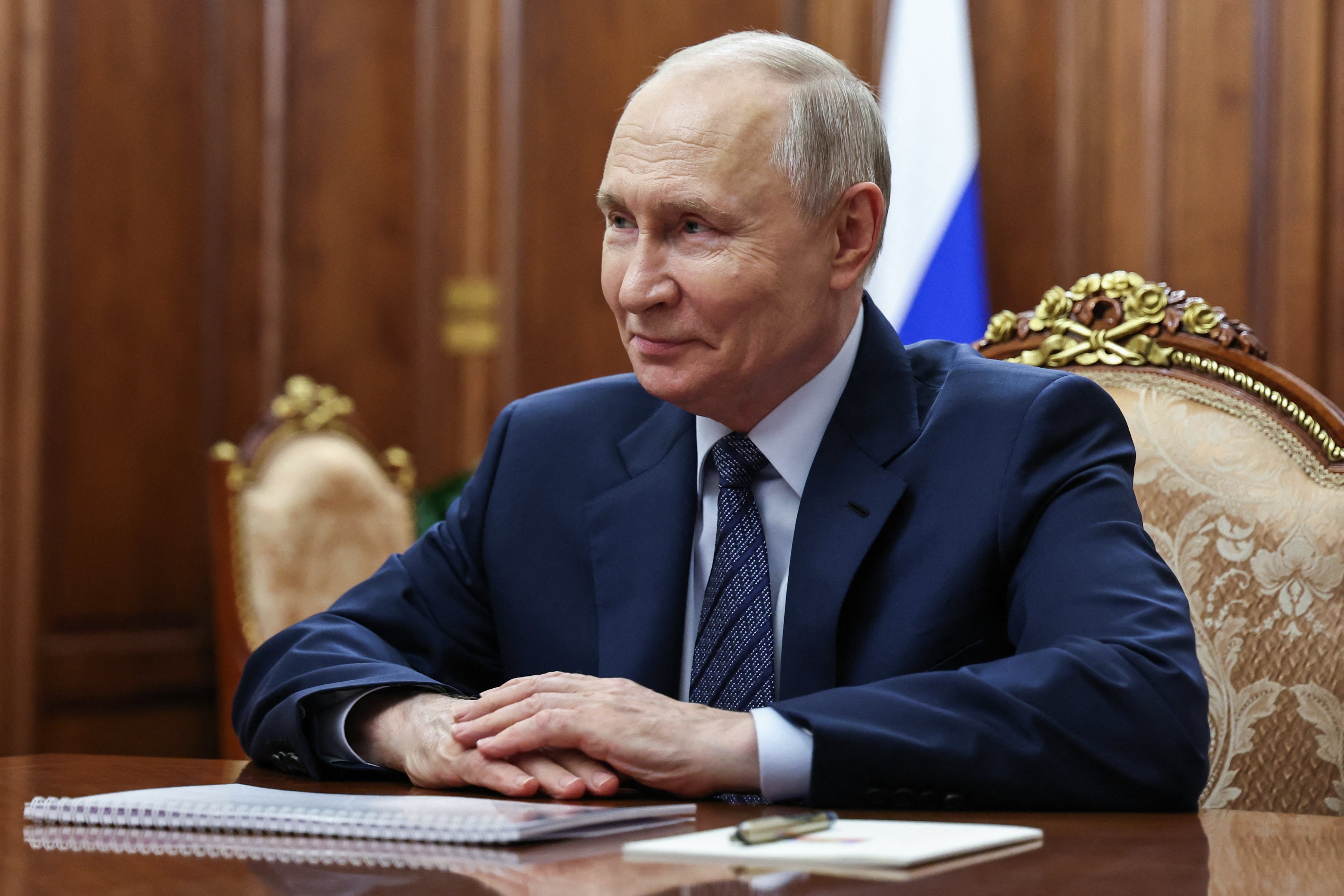 Vladimir Putin’s government warned that British facilities in Ukraine will be considered “legitimate targets” if they are used to support long-range strikes against Russia.