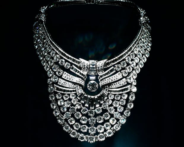 Collar made of platinum and diamonds