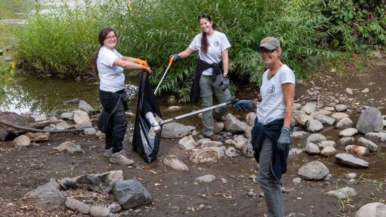 2,500 pounds of litter came directly from the river (Image Credit: KTMB) 2,500 pounds of litter came directly from the river<br>