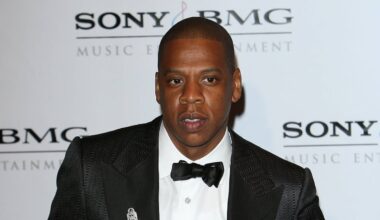 Jay-Z appears at Trafalgar Square pop-up ahead of 30th anniversary tour - London Evening Standard