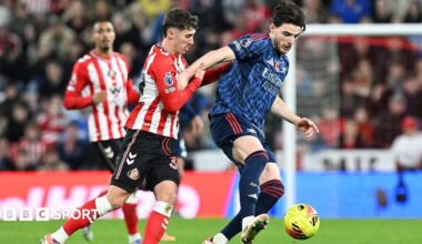 Trai Hume and Declan Rice battle for the ball