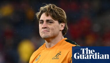 Wallabies veterans miss out as Les Kiss selects new face for Springboks Test | Australia rugby union team