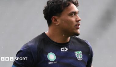 Moala Graham-Taufa looks to his left while warming-up before a game with New Zealand Warriors