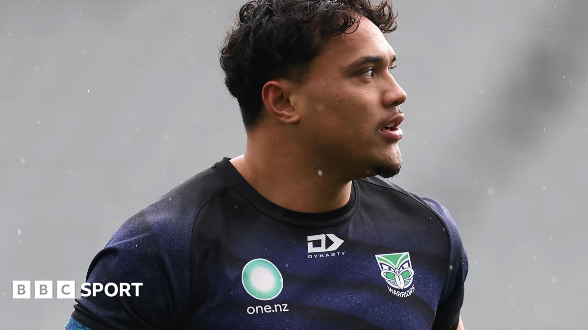Moala Graham-Taufa looks to his left while warming-up before a game with New Zealand Warriors