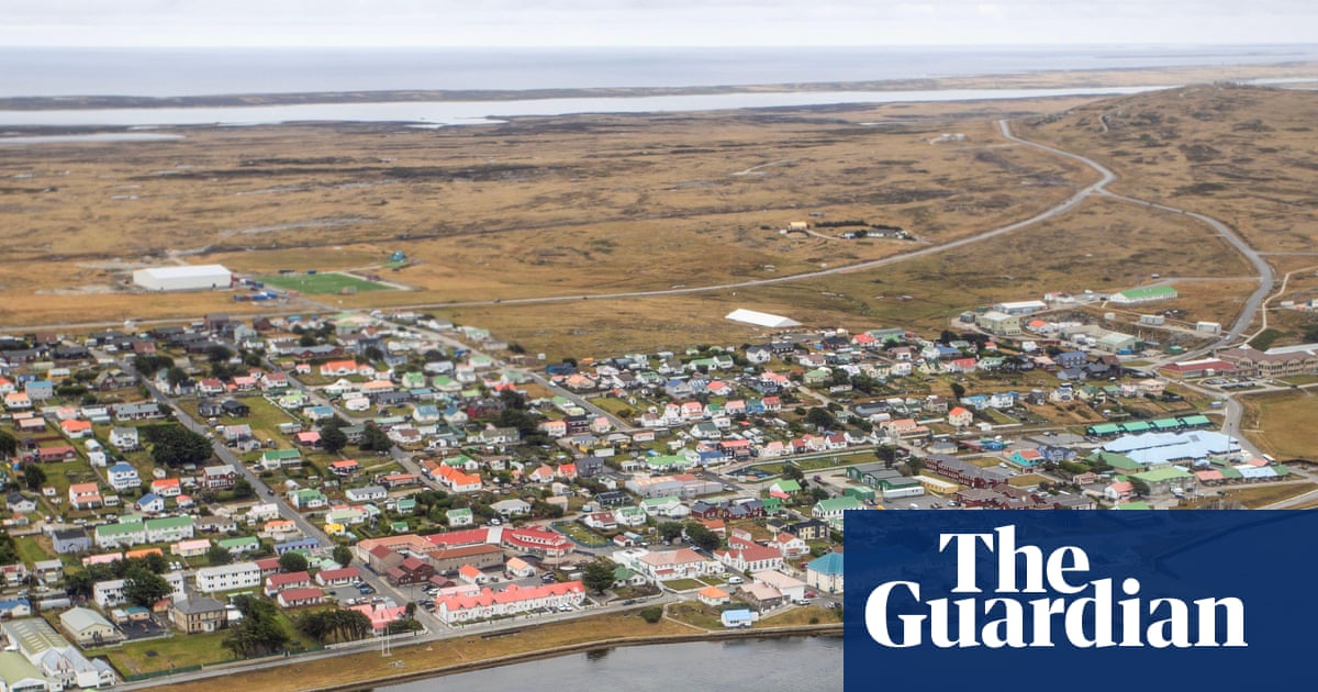 Falklands row shows urgent need to commit to 3% target, says Labour defence committee chair | Defence policy