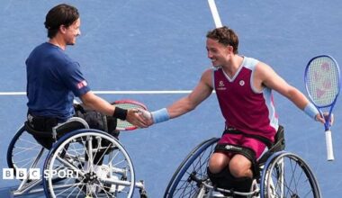 Gordon Reid and Alfie Hewett high-five each other