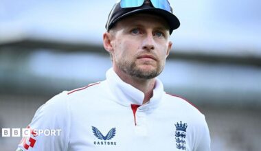 England captain Joe Root discusses tactics at Edgbaston