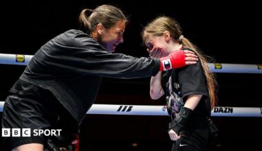 Katie Taylor in the ring with 10-year-old Clodagh Keating from Dublin