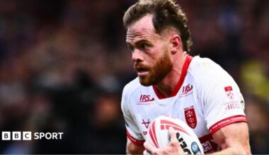 Joe Burgess in action for Hull KR against Warrington Wolves in the Super League play-offs