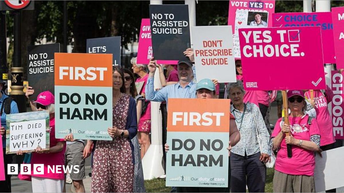 Pro and anti-assisted dying campaigners gather outside Houses of Parliament to demonstrate their support and opposition as Terminally Ill Adults (End of Life) Bill reaches Third Reading debate and a critical vote on the Bill as a whole in the House of Commons in London, United Kingdom on June 20, 2025.