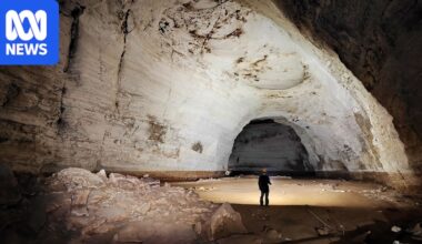 Nullarbor caves might hold secrets about life on Mars, research suggests