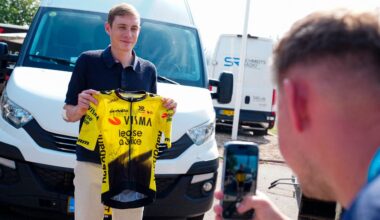 Jonas Vingegaard consoles young fan: 'Don't worry, I won't stop riding'