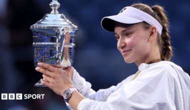 Elena Rybakina holds the US Open trophy