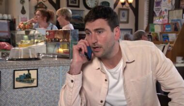 Coronation Street's Jacob Roberts unveils hair transformation as Kit cancer story begins