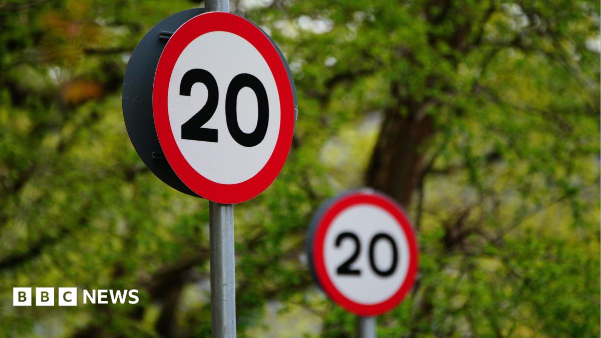 20mph road signs in Brynawel, Wales.