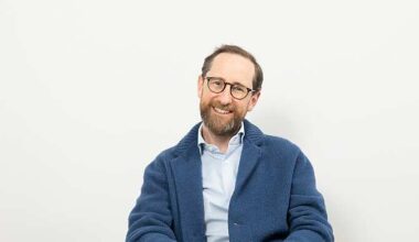 Charlie Sosna comments on HMRC increasing scrutiny of UK tax affairs of billionaires