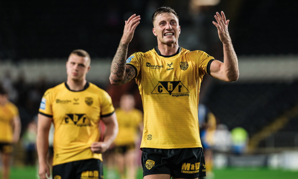 Super League captain signs two-year deal with Catalans Dragons