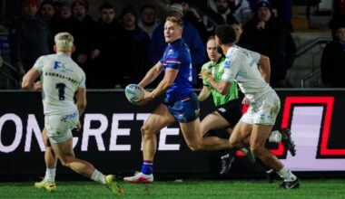 Off-contract Wakefield Trinity backs signs Super League deal for 2027