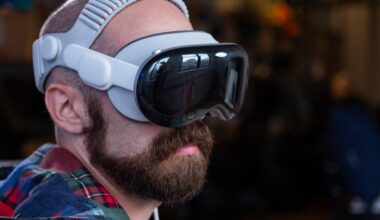 The Apple Next Vision Pro Is Reportedly on 'Life Support'
