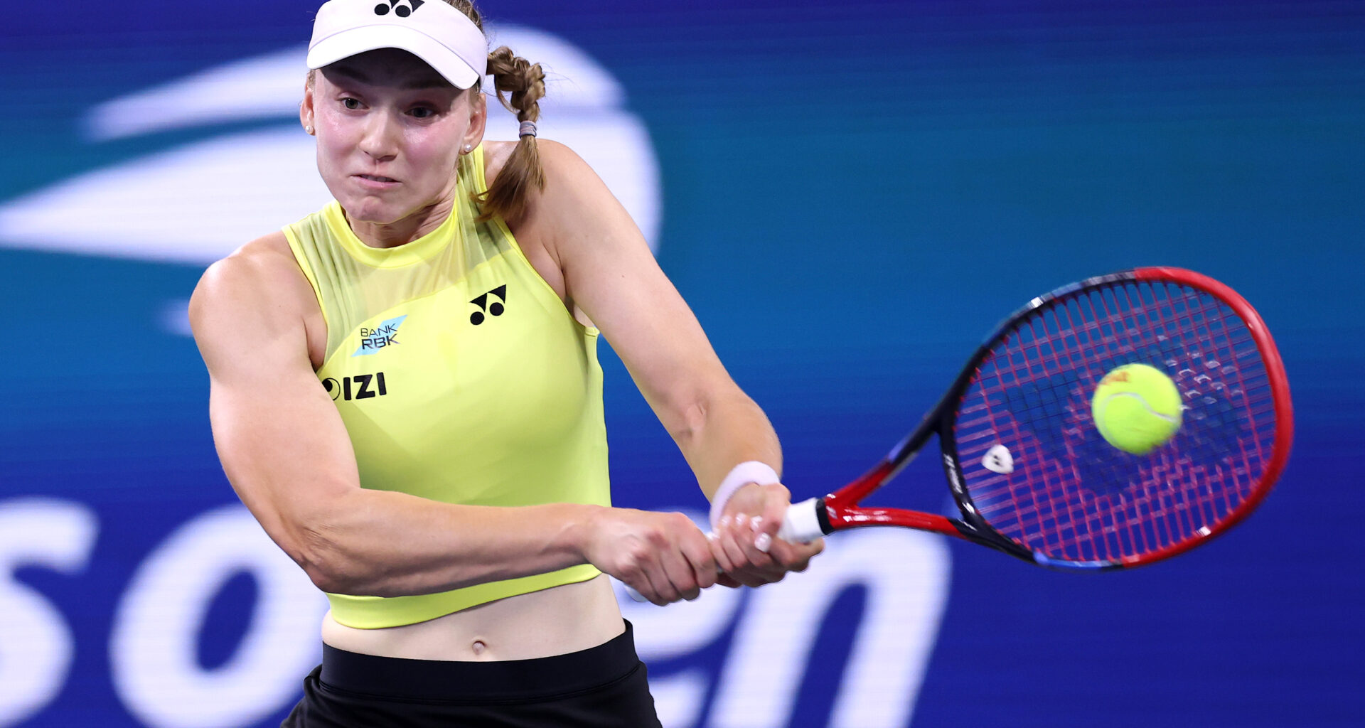Rybakina advances to US Open third round, closing in on No. 1 ranking