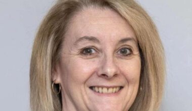 ‘Grotesque’ 40% pay rise for Lincolnshire, Nottinghamshire and Derbyshire NHS chief slammed as ‘kick in the gut’
