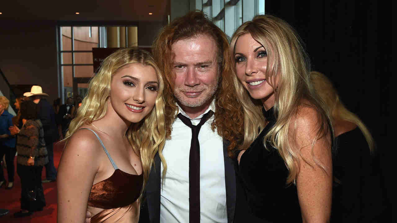 Megadeth&lsquo;s Dave Mustaine with his daughter Elektra and wife Pam in 2016